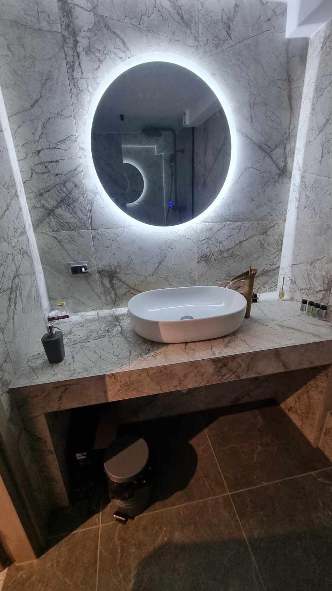 Ni & νa Apartment *