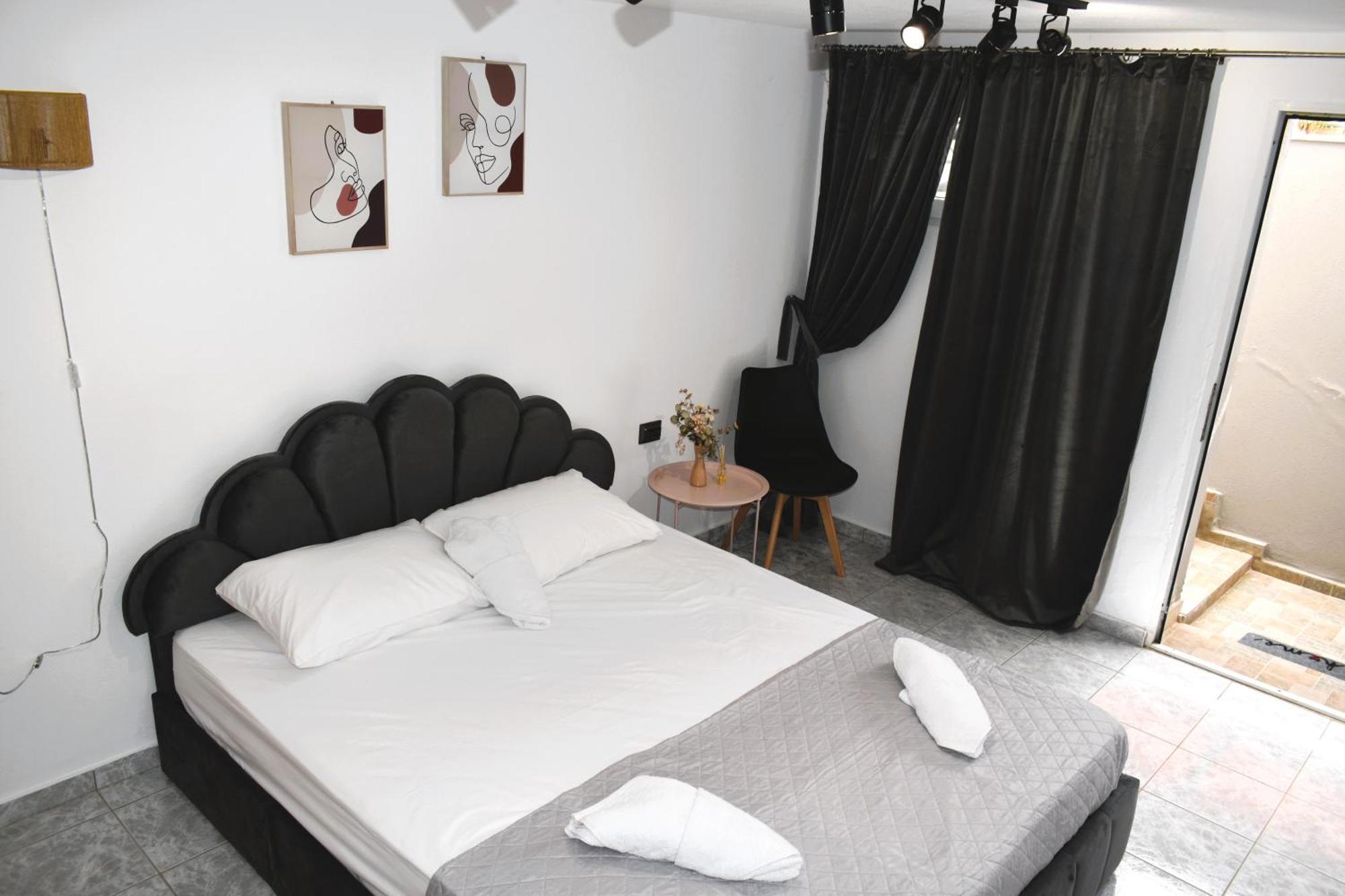Apartment Ni & νa